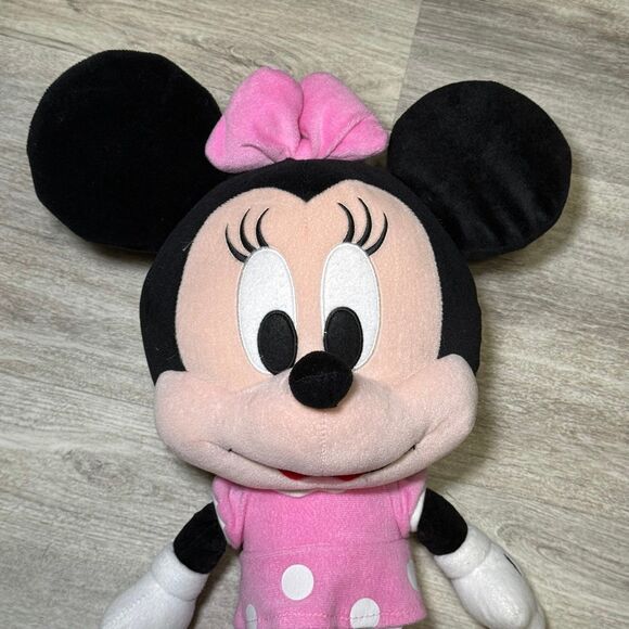 Adorable vintage Hong Kong Minnie Mouse medium big size plush - Picture 2 of 4
